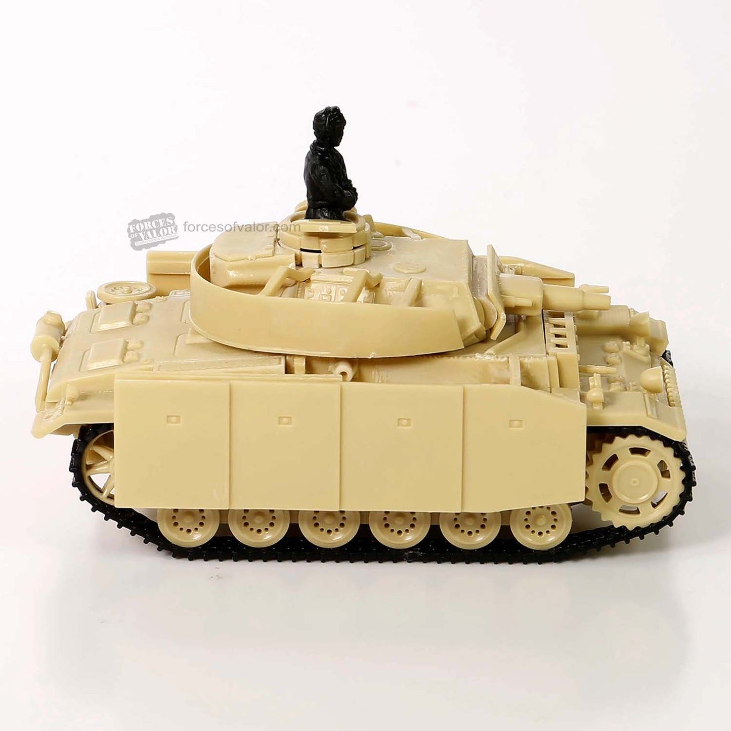 Forces of Valor Model Kit - 1:72 German Panzer III Ausf. N Tank - Norway, May, 1945