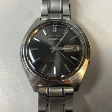 Vintage Seiko 5 Actus English / Japanese Day-Date 7019-8010 Automatic Watch